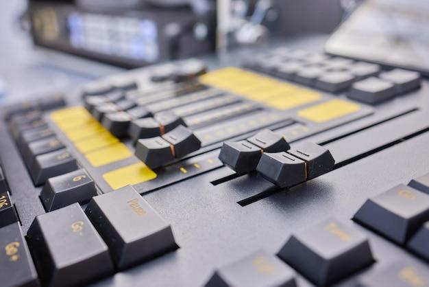 Audio-Mixing, Mischpult, Studio-Equipment, Sounddesign